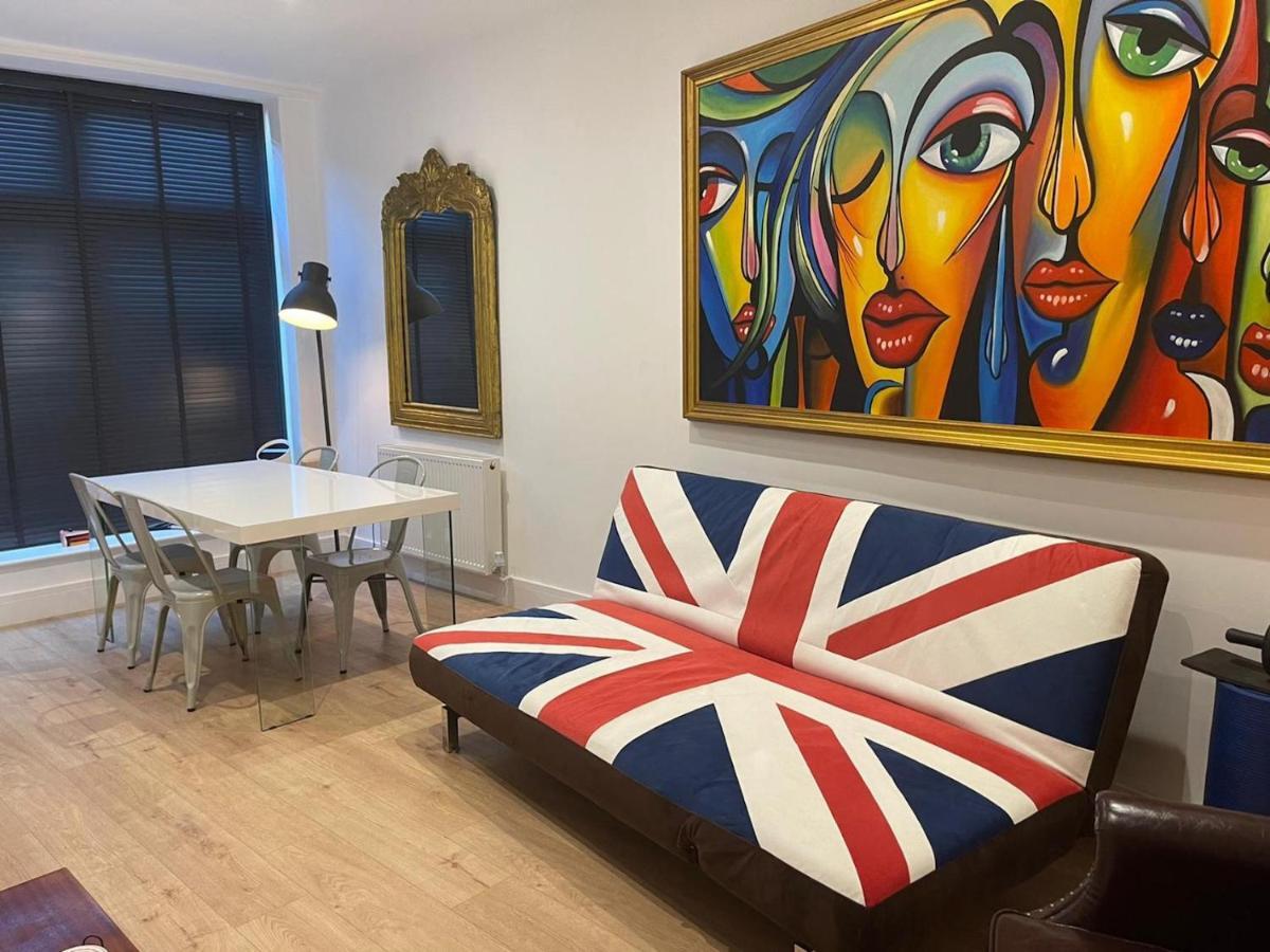 Bagshot Pennyhill Camberley Ascot Luxury 2 Beds 1 Bath Sleeps 4 Pets Ok Permit Parking Leilighet Eksteriør bilde